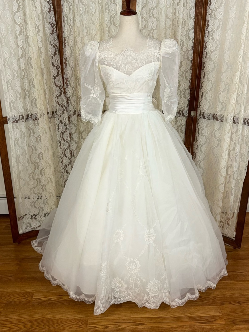 Fabulous Vintage 1970s/80s Embroidered Organza Wedding Gown